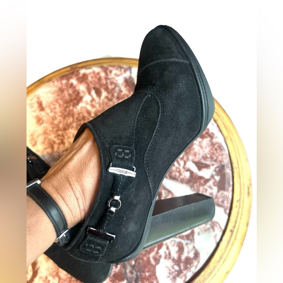 Tod's Black Suede Ankle Boots Size 7 - Picture 3 of 16